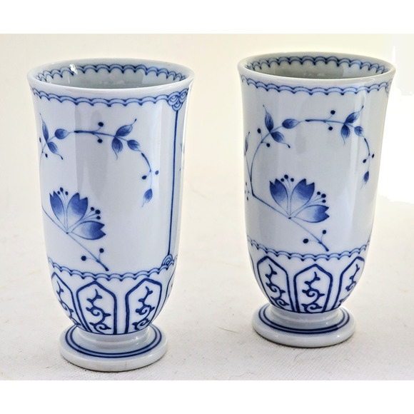 CUPS/TUMBLERS-Arita-Cups-Japanese-White and Blue-Porcelain-Footed-Set of 2 - Picture 1 of 8